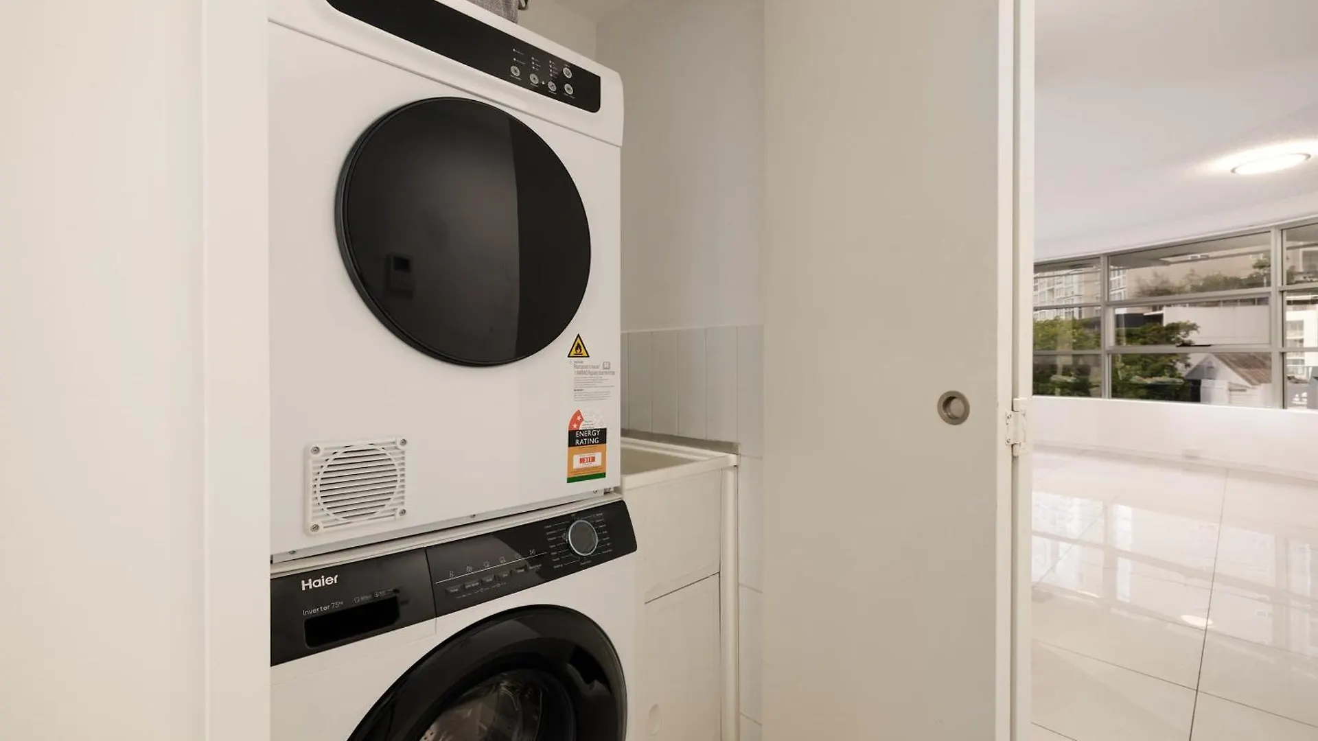 Newly Renovated 3Br Apartment 2 Parking Spaces Pool Gym City Views Walk To Shops Brisbane 0*,